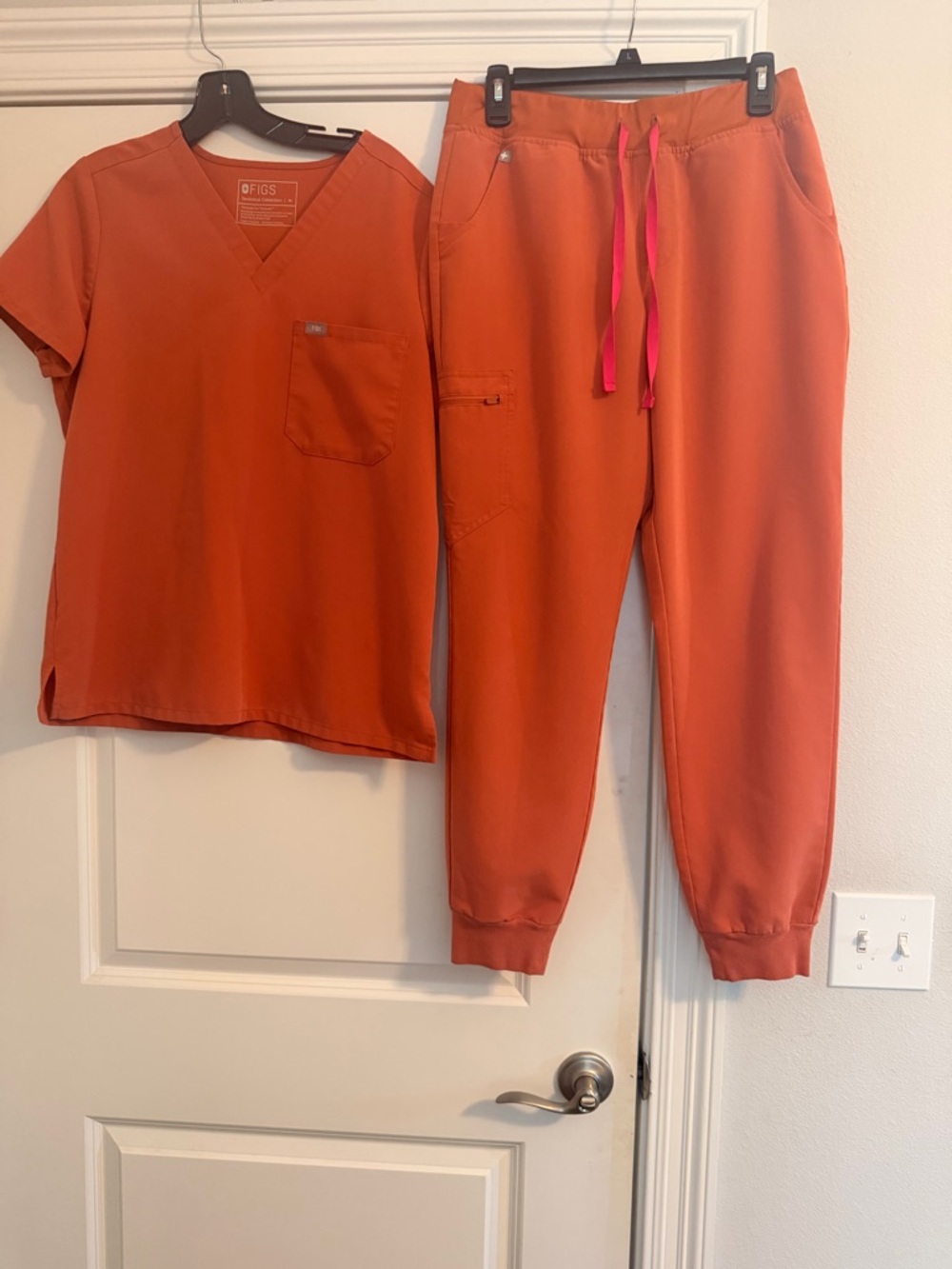 Figs medium scrub top and bottoms